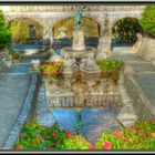 Wasserkaskaden im Schlosspark der Roseburg