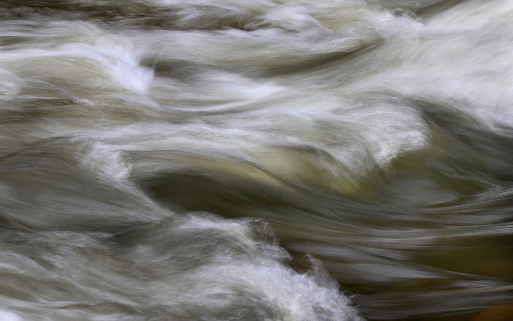 Wasserkraft, Bachlauf im Arnsberger Wald.       