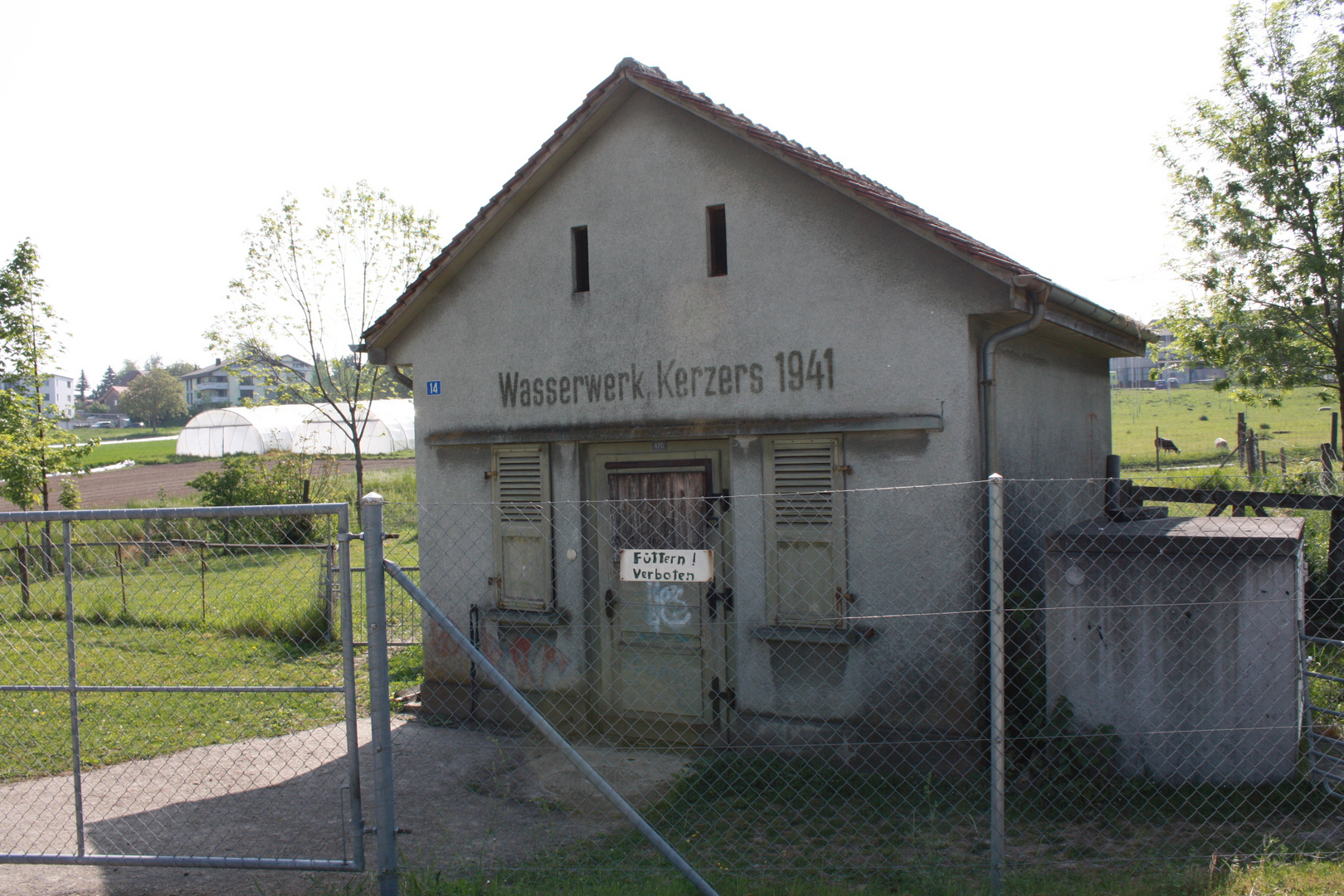 Wasserkraftwerk Bitte nicht Füttern