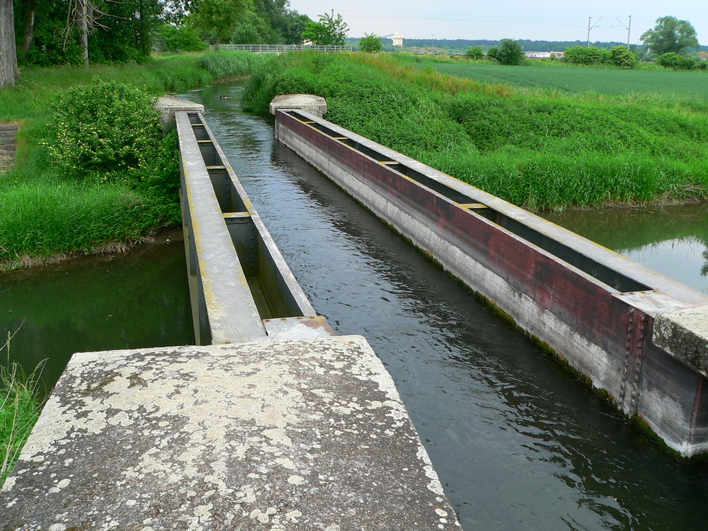 *** Wasserkreuzung ***