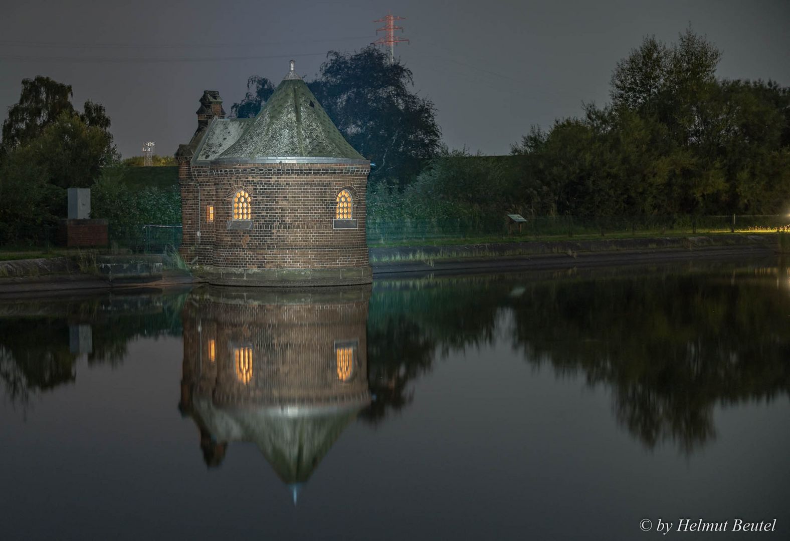 Wasserkunst Kaltehofe - Schieberhaus 2 Spiegelung