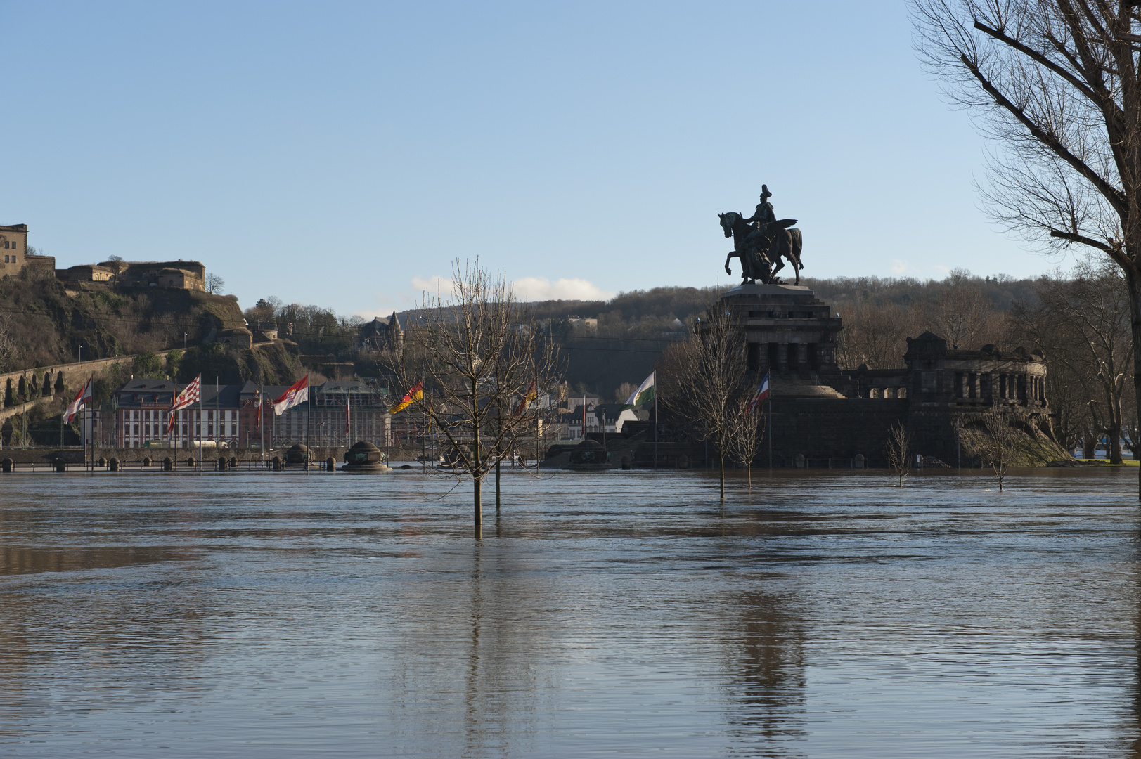 Wasserlandschaft am Deutschen Eck