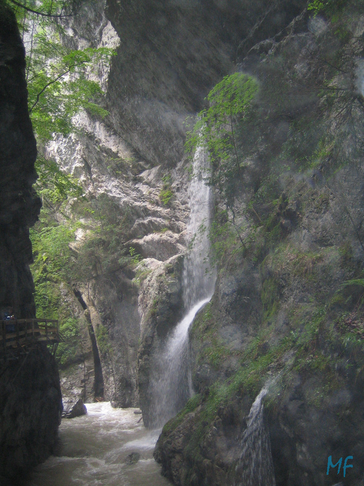 Wassermassen in den Bergen