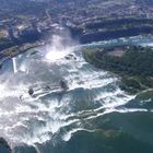 Wassermassen sammeln sich um die Niagara Fälle zu werden!