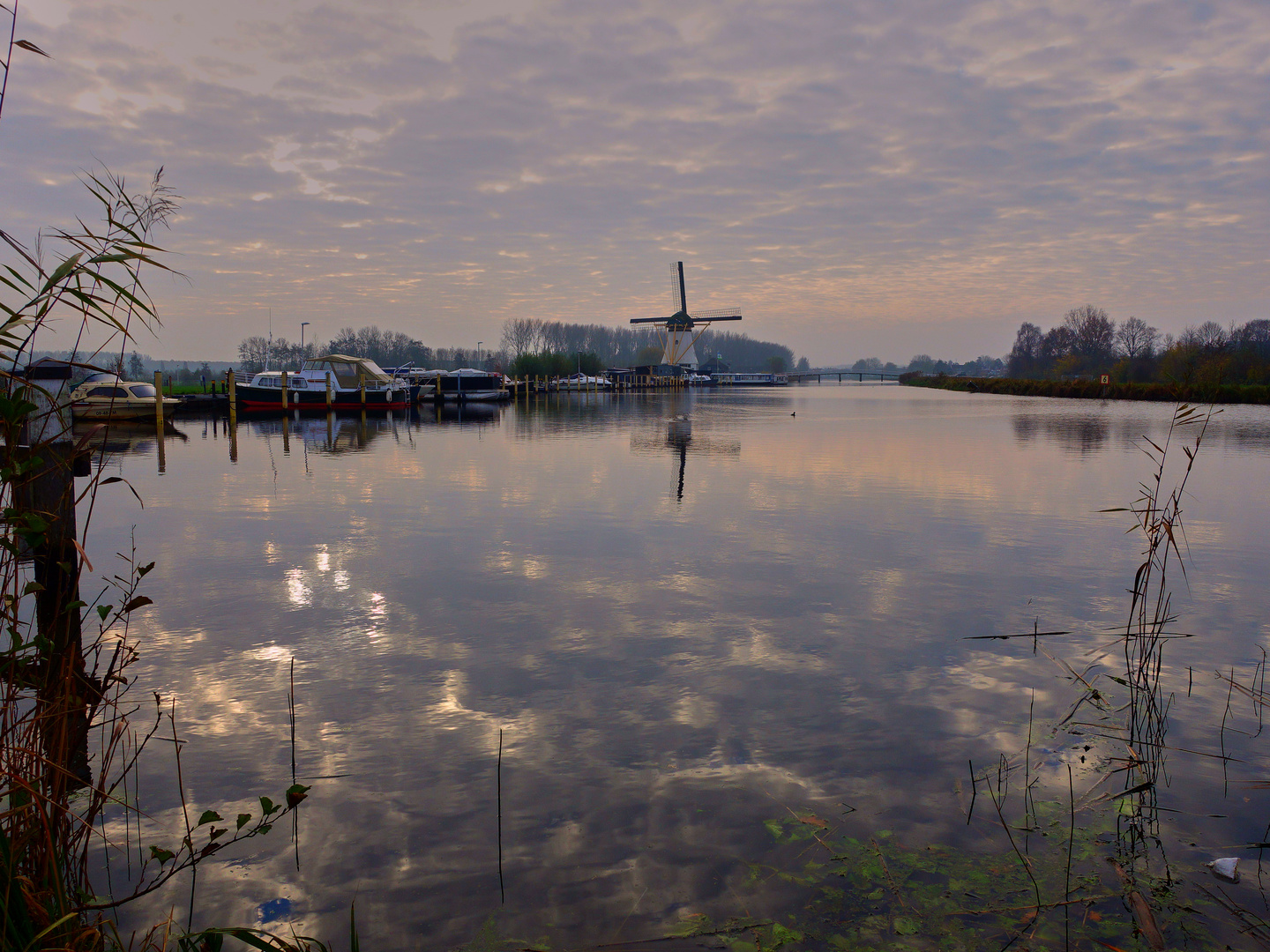 Wassermühle im Morgenlicht