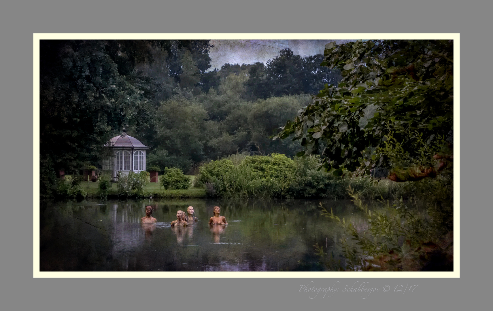 Wassernixen beim Morgenbad