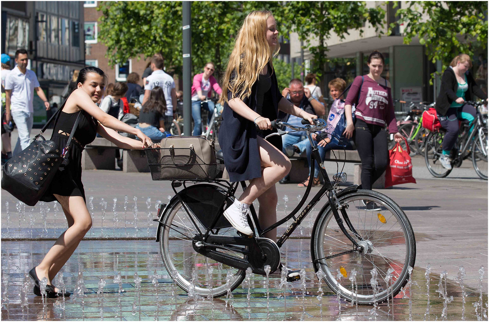 Wassernixen in der Stadt....