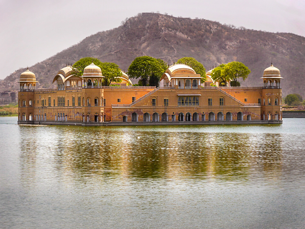 Wasserpalast "Jal Mahal" in Jaipur/Rajasthan