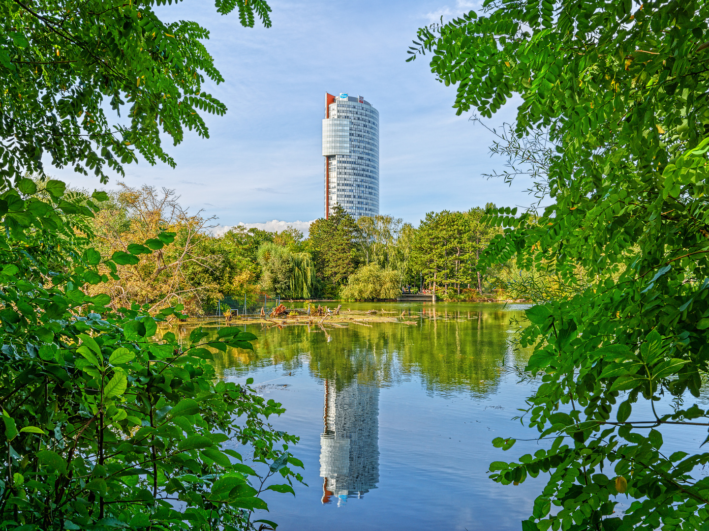 Wasserpark mit Blick auf Floridotower.