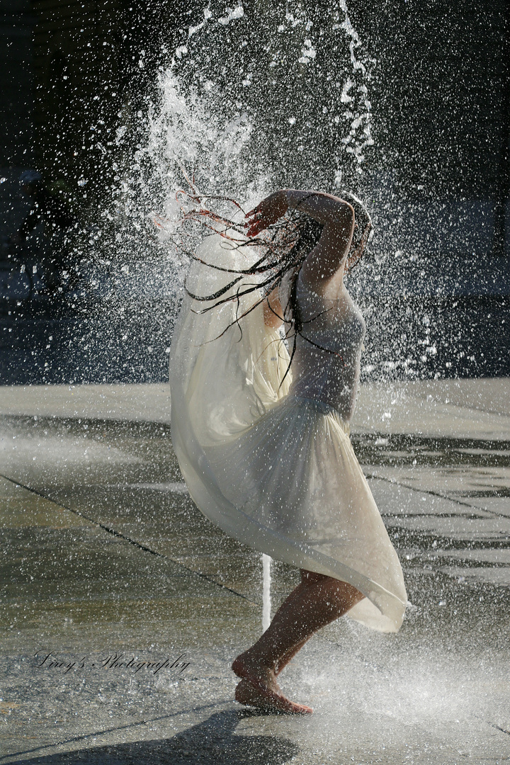 Wasserpiele auf dem Bundesplatz Bern