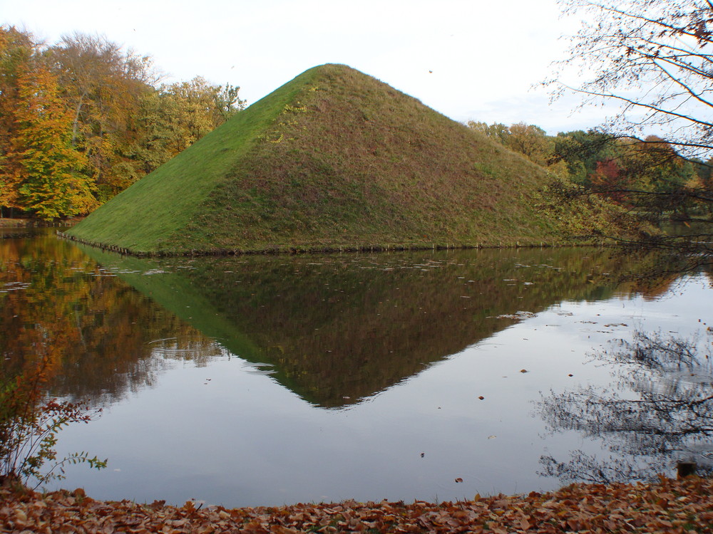 Wasserpyramide im Branitzer Park