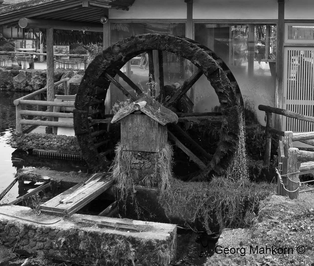 Wasserrad der Mühle am Mt. Fuji