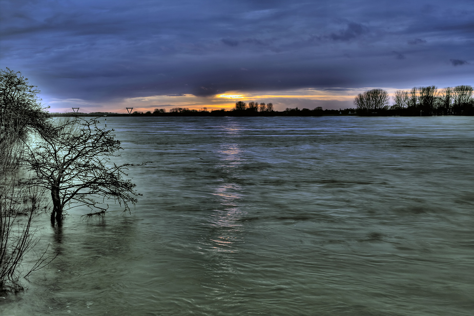 Wasserrauschen ...