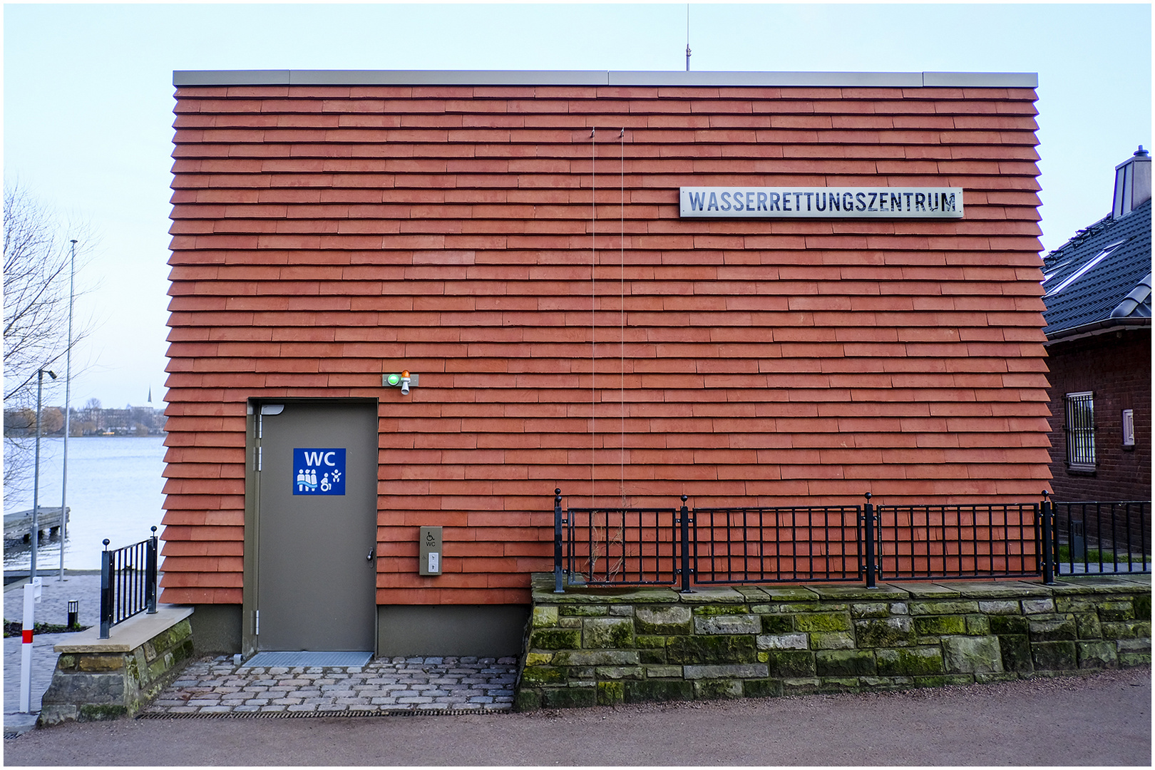 Wasserrettungszentrum?