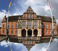 Wasserrohrbruch am Harburger Rathaus ? ...