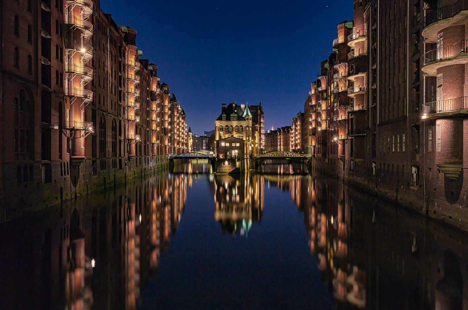 Wasserschlösschen Hamburg .....