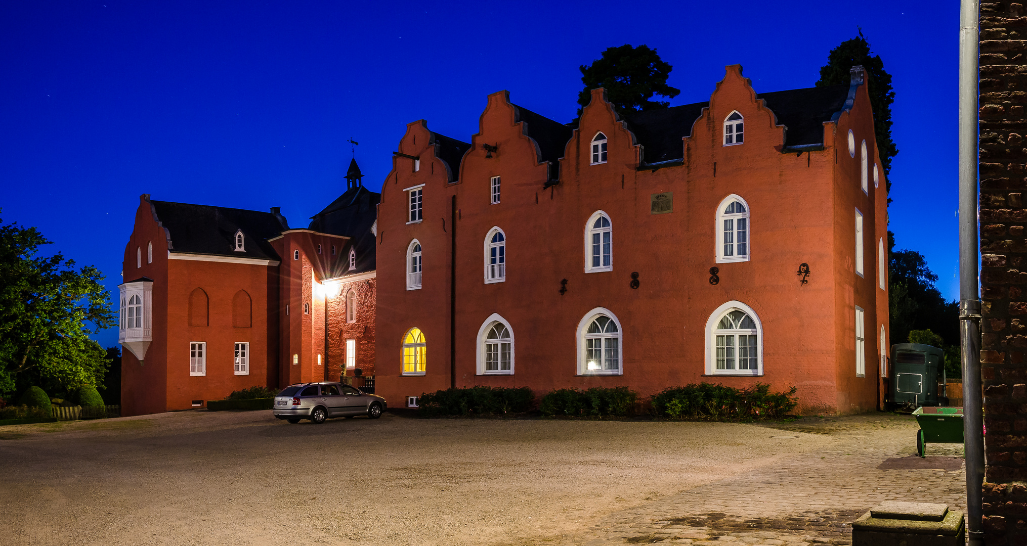 Wasserschloss Bloemersheim…