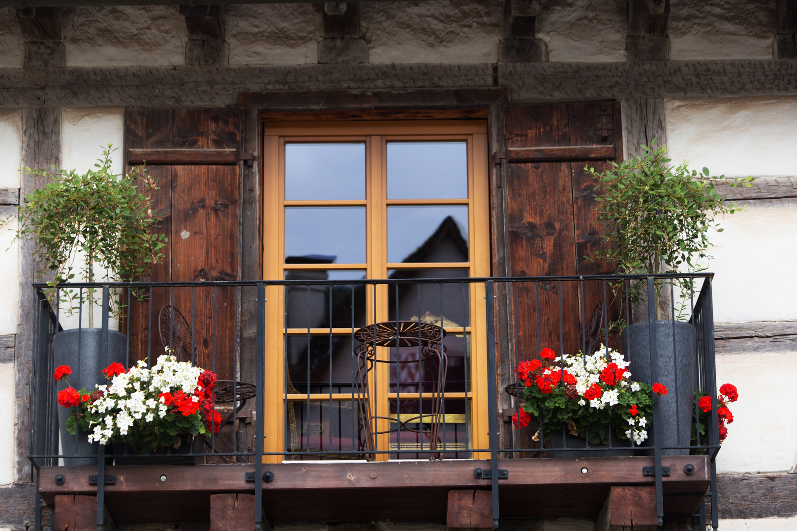 Wasserschloss Glatt - Balkon im Sonnenlicht