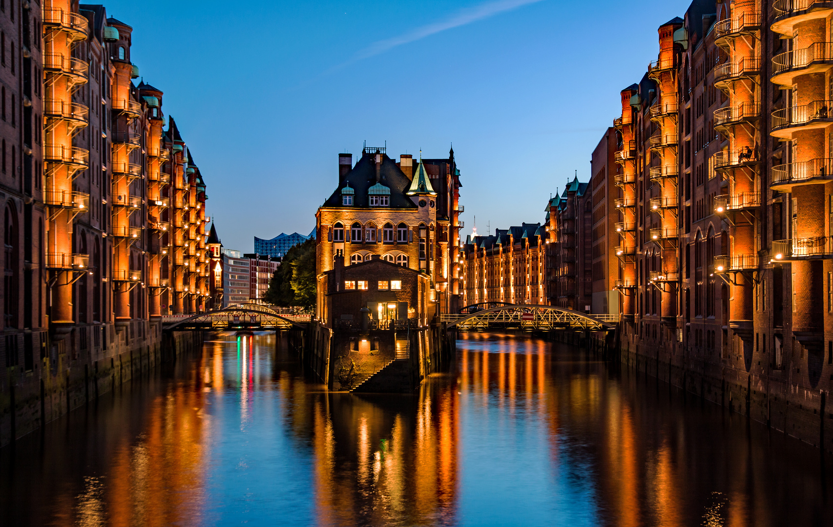 Wasserschloss Hamburg  Foto Bild  fotos world spezial 