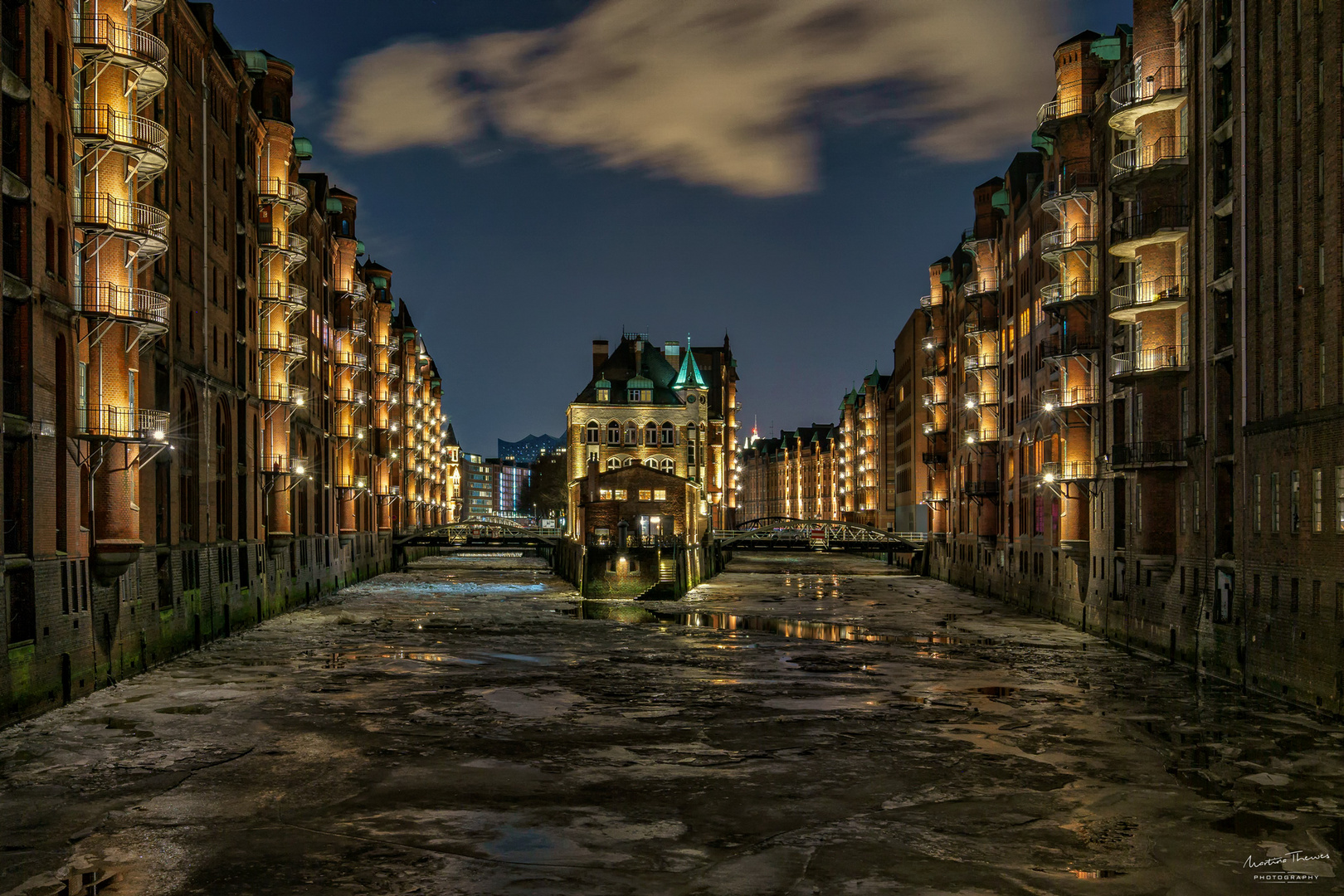 Wasserschloss Hamburg im Eis