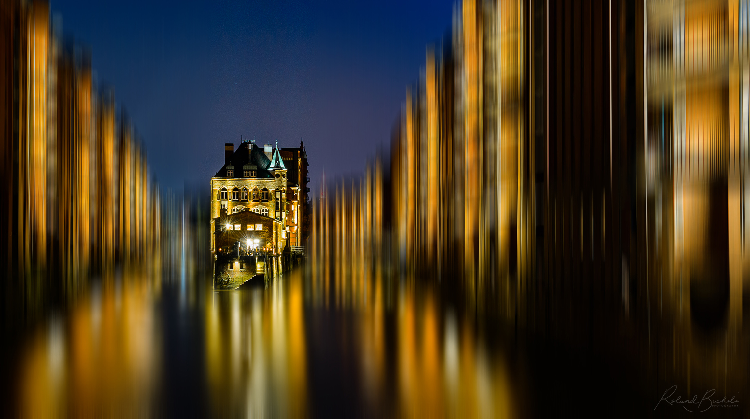 Wasserschloss in der Speicherstadt HH