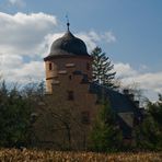 Wasserschloss Mespelbrunn von hinten...