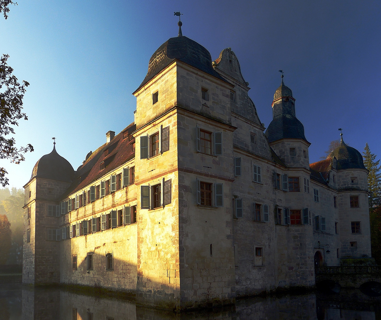 Wasserschloss Mitwitz - Ein neuer Tag beginnt