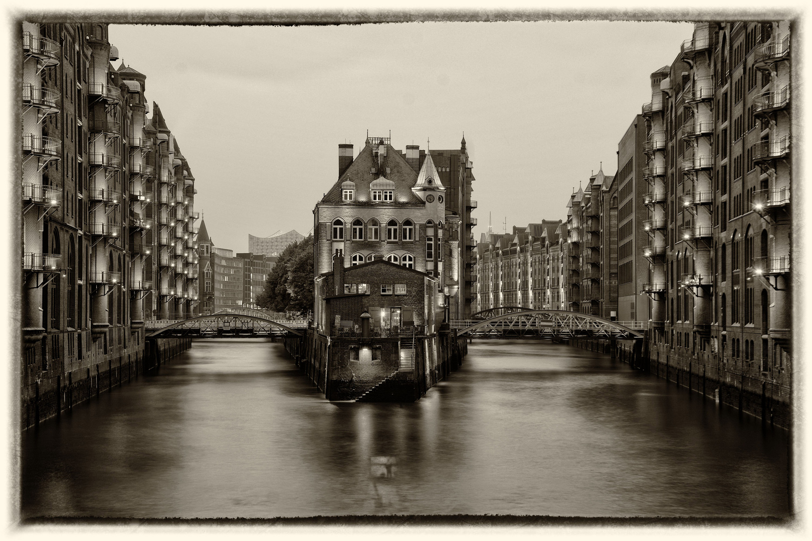 wasserschloß-sepia-sw