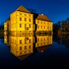 Wasserschloss Strünkede zu Blauen Stunde