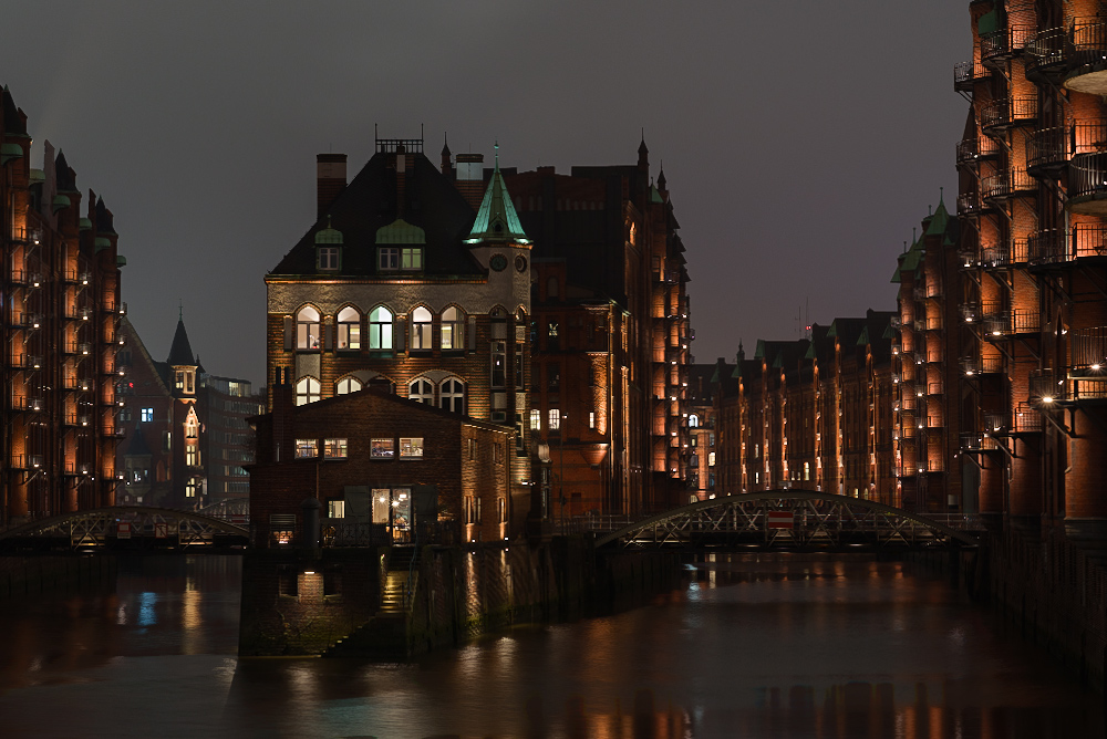 Wasserschloss und Teekontor in Speicherstadt (Hamburg)