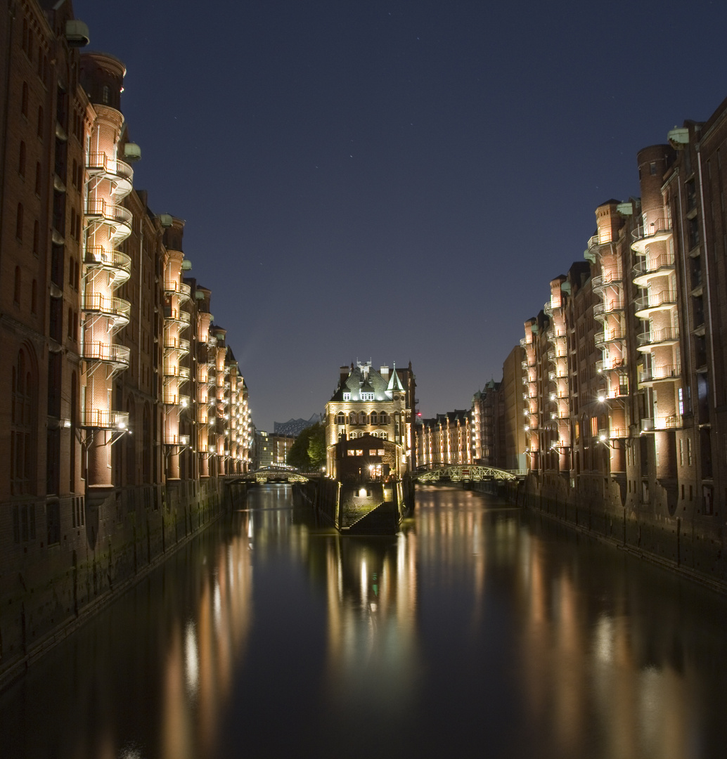 Wasserschloss von der Poggenmühlenbrücke II