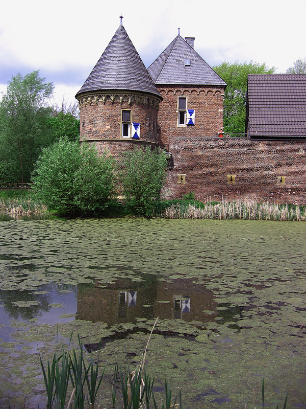 Wasserschloß Vondern bei Oberhausen-Osterfeld