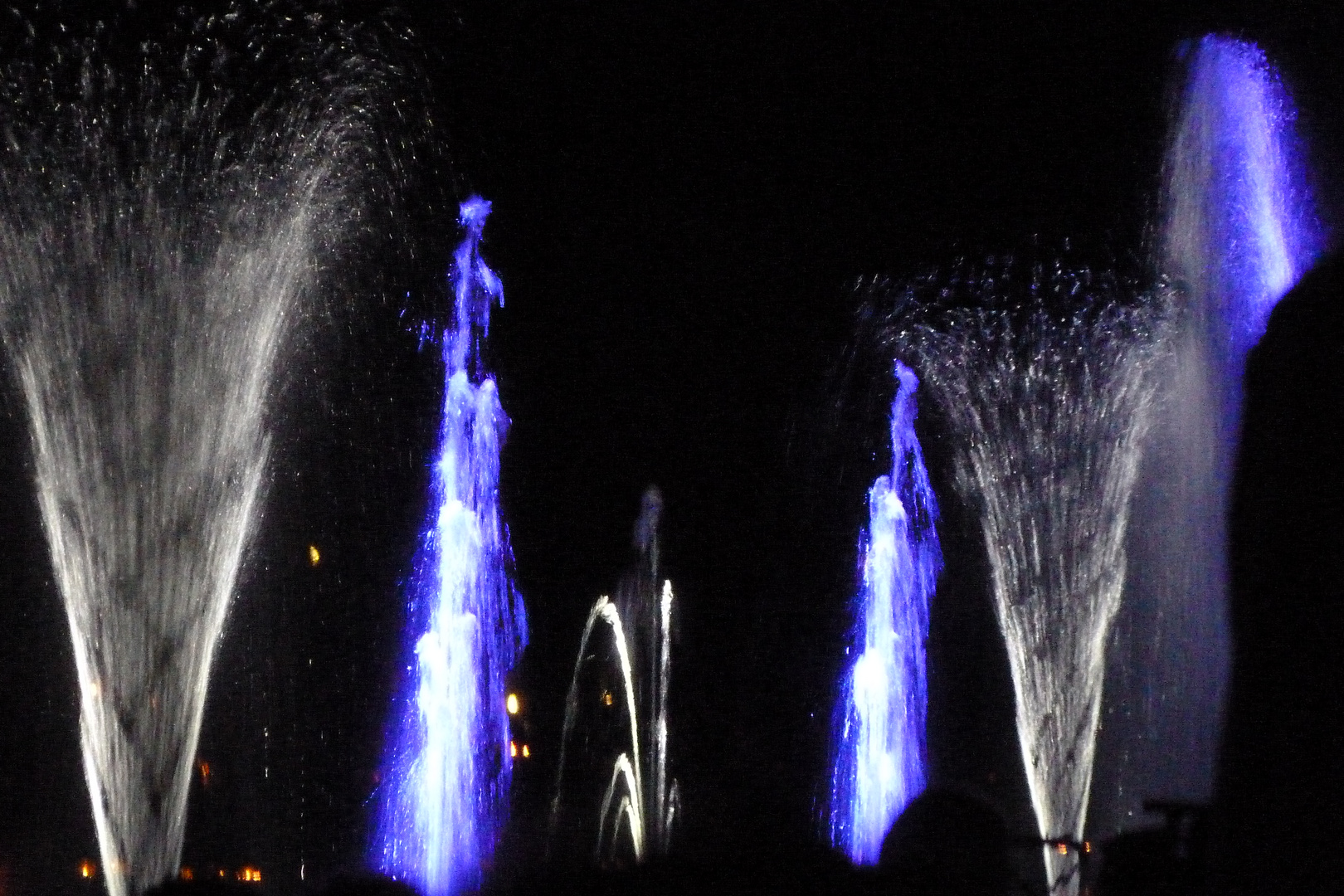 Wassersinfonie Blau-Weiß