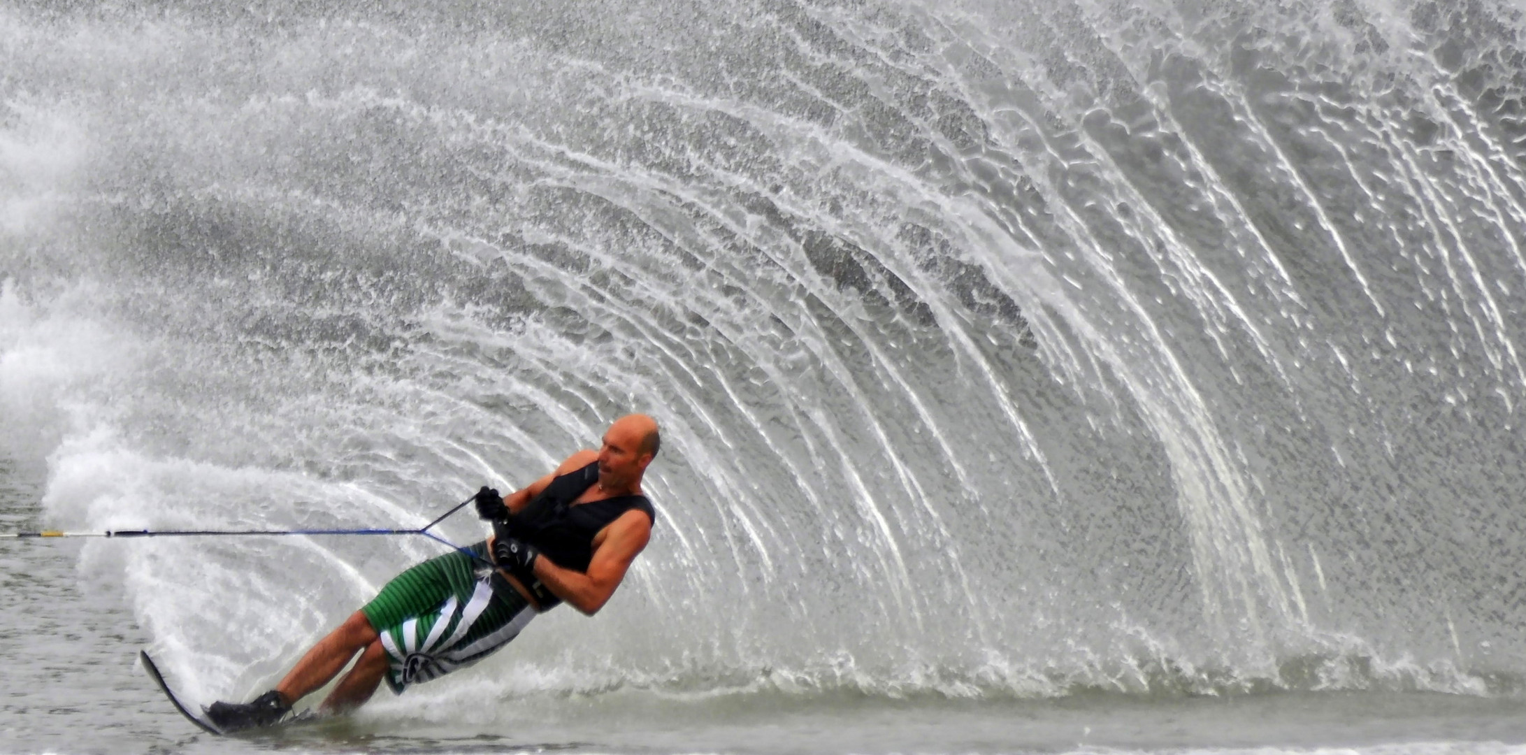 Wasserski Slalom 3 Foto & Bild | sport, wassersport, wasserskisport ...