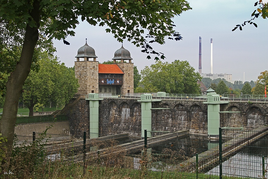 "Wassersparschleuse Henrichenburg"