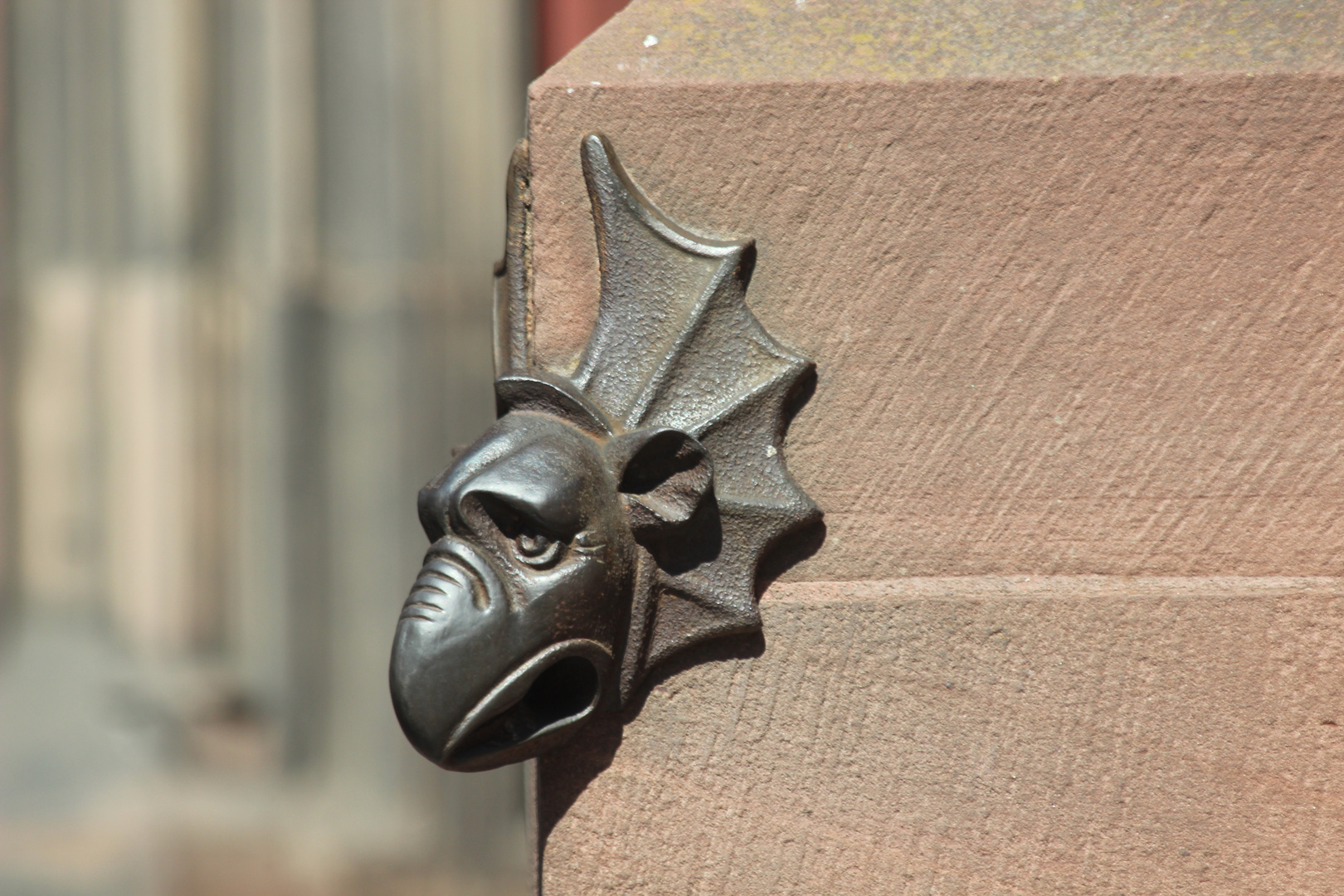 Wasserspeier auf dem Hauptportal der Westfassade, Straßburg-Kathedrale