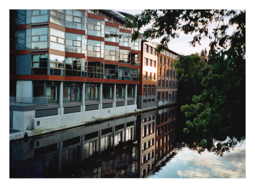 Wasserspiegelung am Goldbekkanal