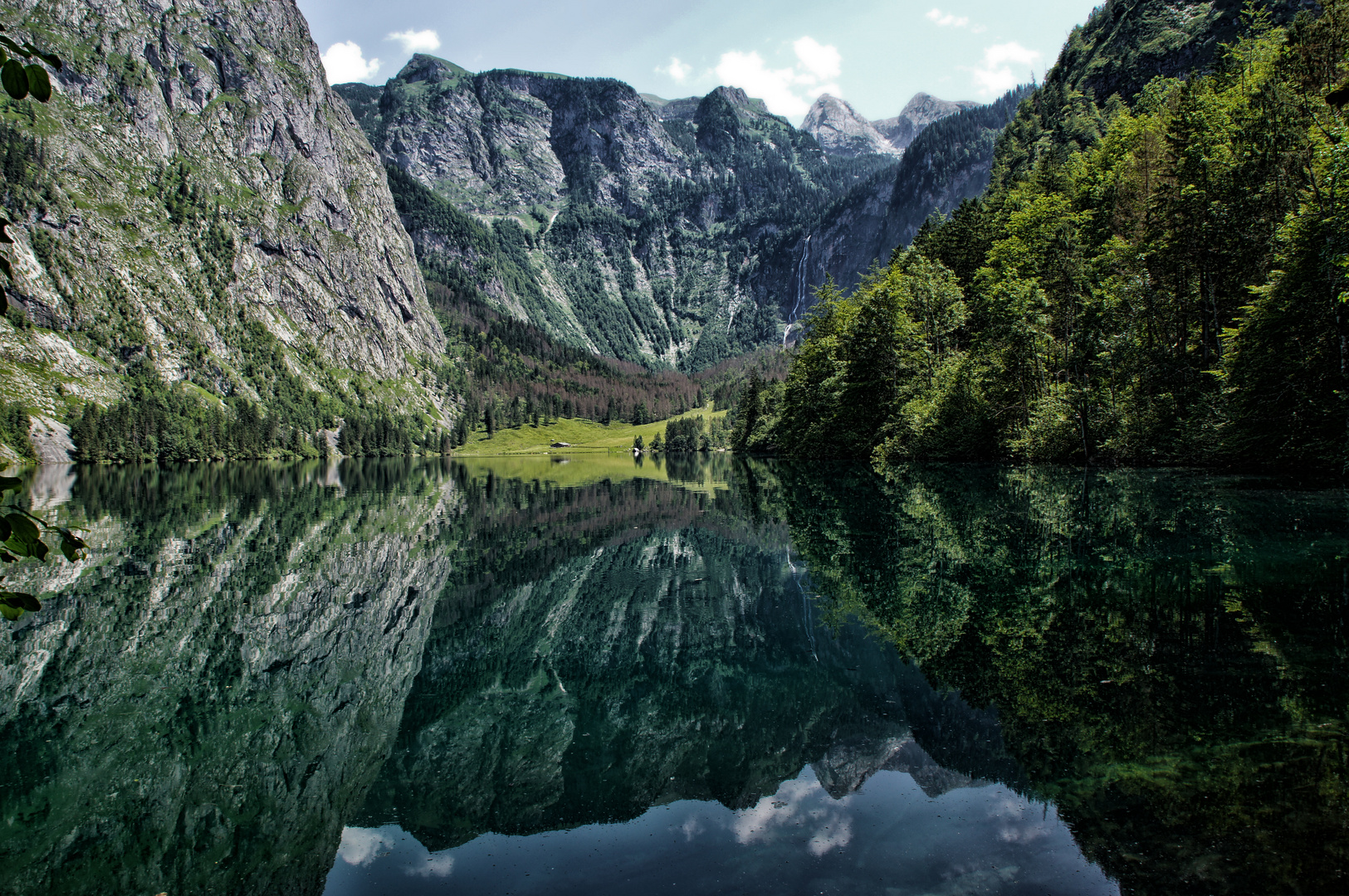 Wasserspiegelung am Obersee bei Berchtesgaden