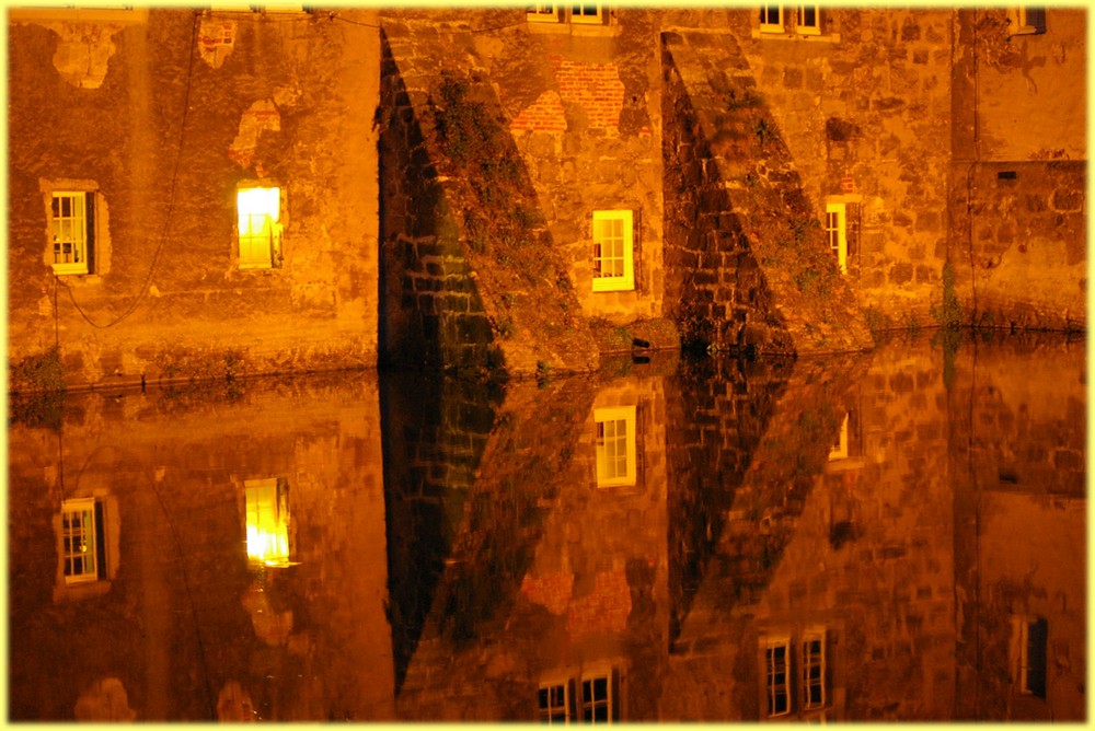 Wasserspiegelung am Schloss Lembeck