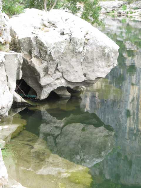 Wasserspiegelung Ardeche`` Südfrankreich