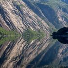 Wasserspiegelung bei Eidfjord