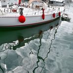 Wasserspiegelung im Yachthafen