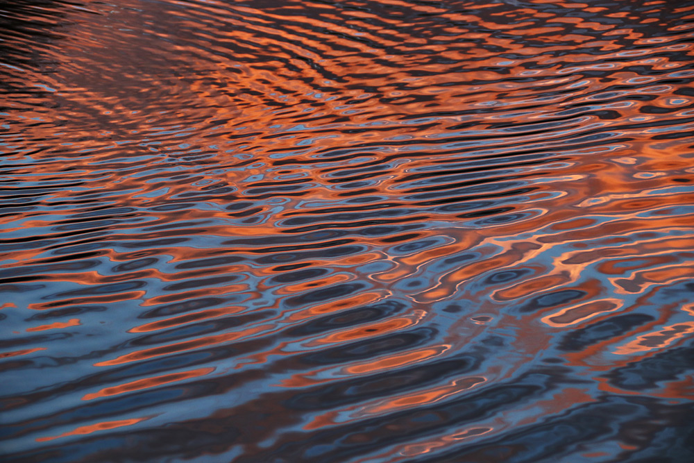 Wasserspiegelung nach Sonnenuntergang