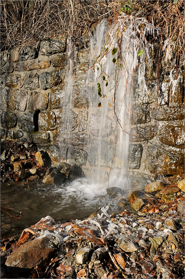 Wasserspiel am Wegesrand