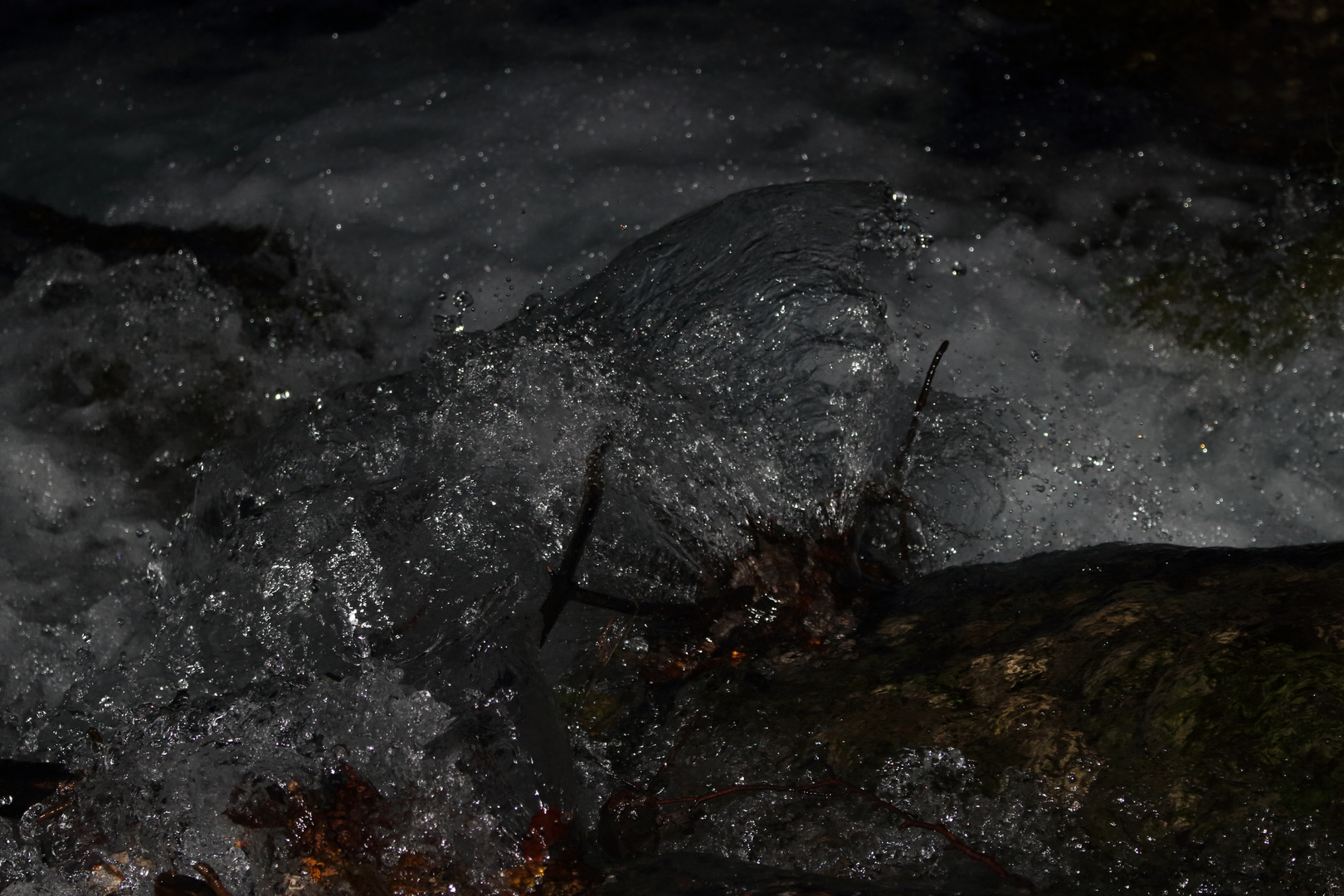 Wasserspiel bei Nacht