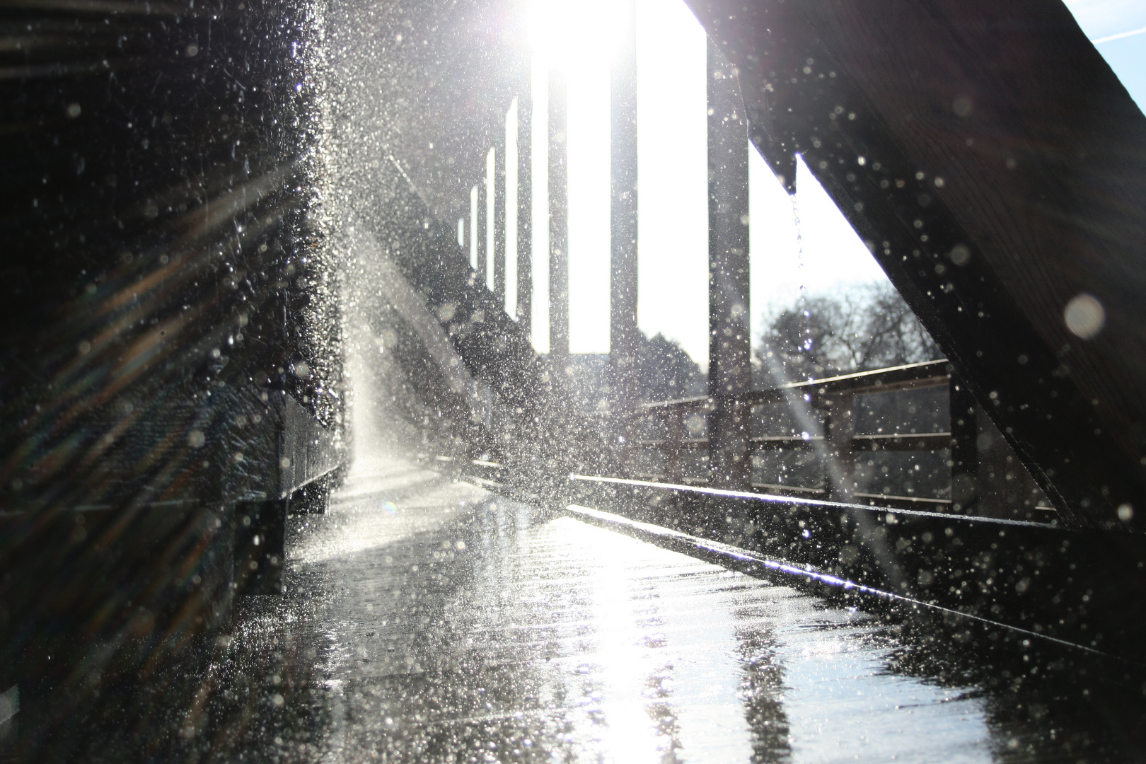 Wasserspiel Im Licht Saline Bad Durkheim Foto Bild Architektur Wasser Licht Bilder Auf Fotocommunity
