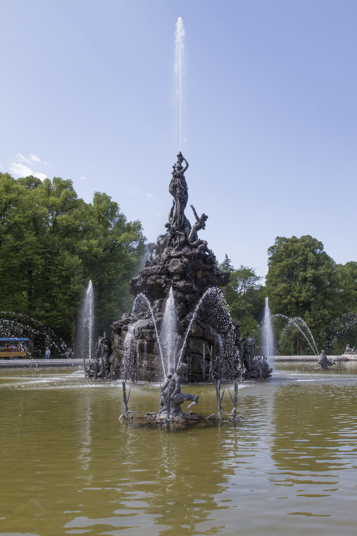 Wasserspiel im Schlosspark Herrenchiemsee