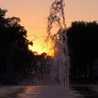 Wasserspiel im Sonnenuntergang