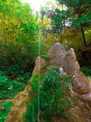 Wasserspiel im Wald (Haibach)