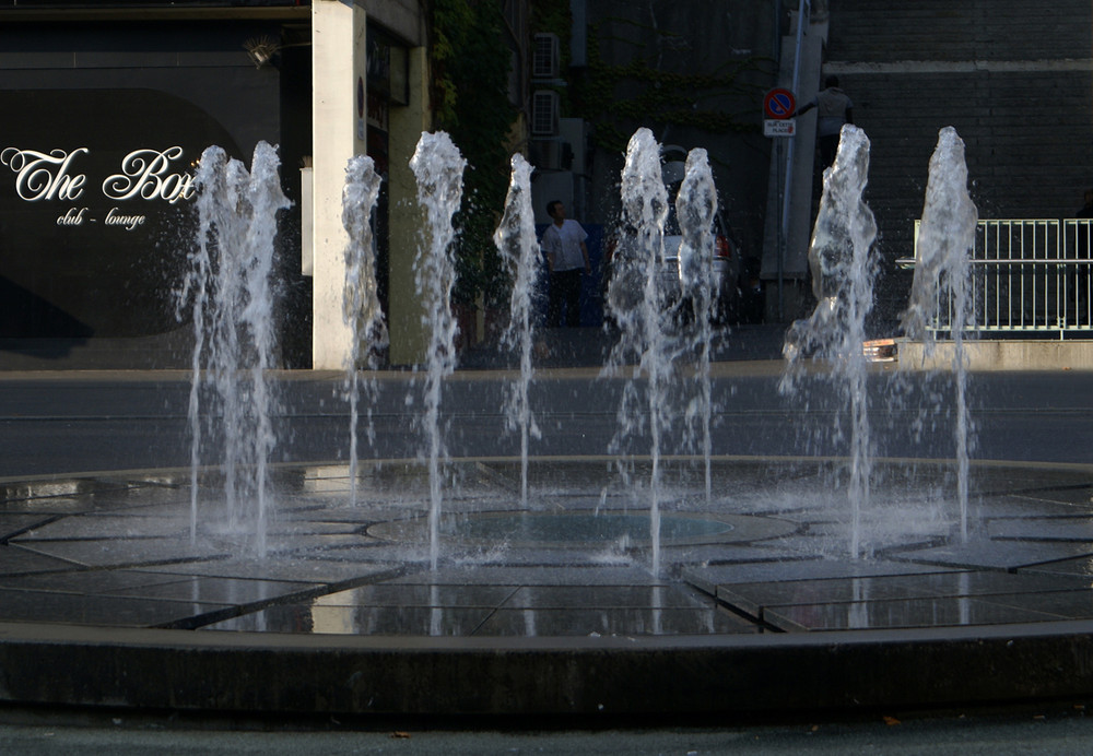 ..Wasserspiel in Lausanne..